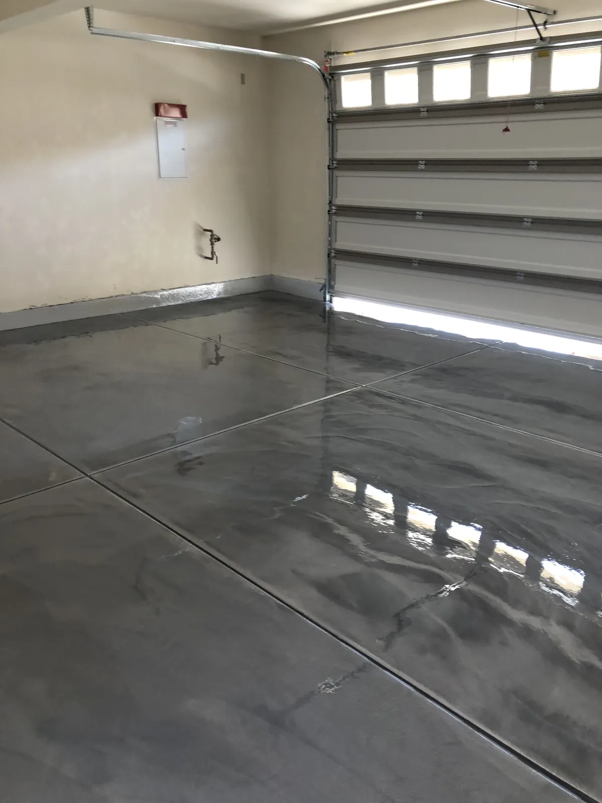 High-gloss charcoal metallic garage floor finish available for Eagle Idaho homes