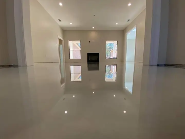 High-gloss metallic epoxy interior floor